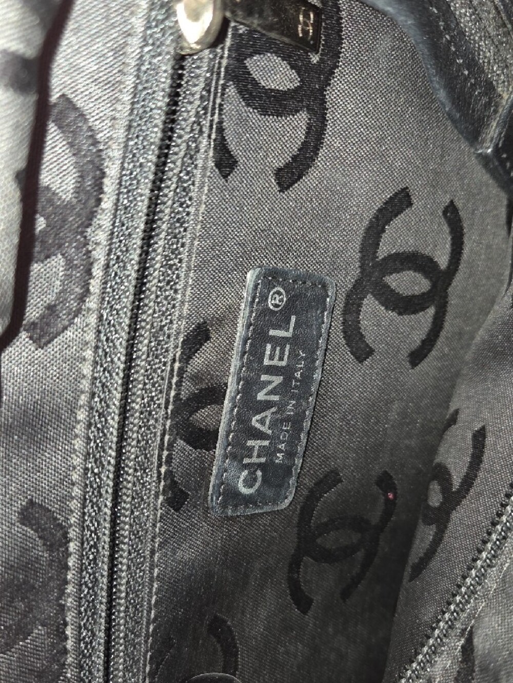 CHANEL CAMBON STUNNING AND RARE Pink Quilted Tote with Black Accents - Picture 6 of 14
